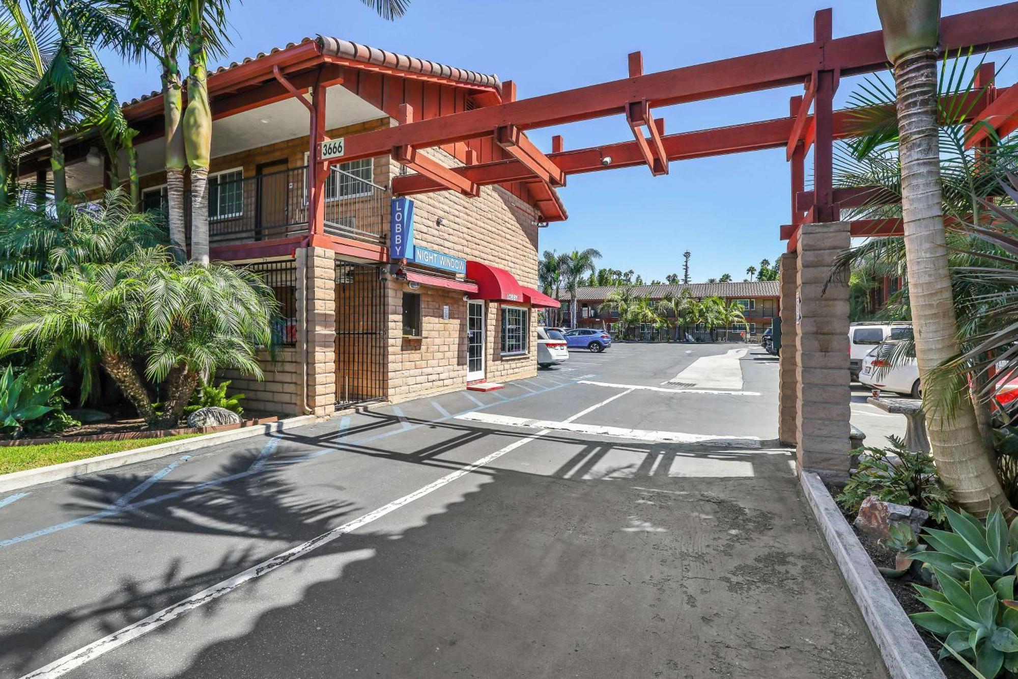 Motel 6 Carlsbad, Ca- North Buitenkant foto